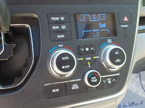 Used 2017 Toyota Sienna XLE w/ XLE Navigation Package AWD/4WD image 24