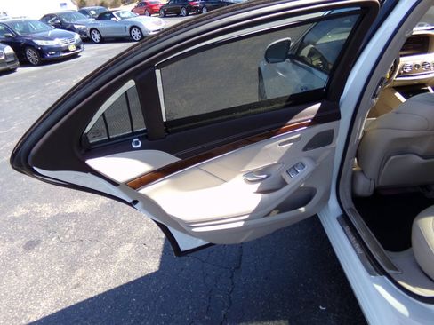 Used 2014 Mercedes-Benz S 550 Sedan image 19