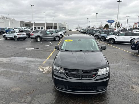 Used 2020 Dodge Journey SE w/ SE Popular Equipment Group image 3