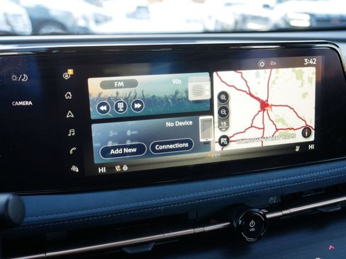 Used 2023 Nissan Ariya image 32