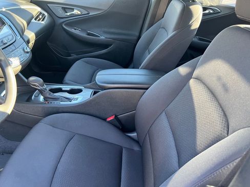Used 2022 Chevrolet Malibu LT image 9