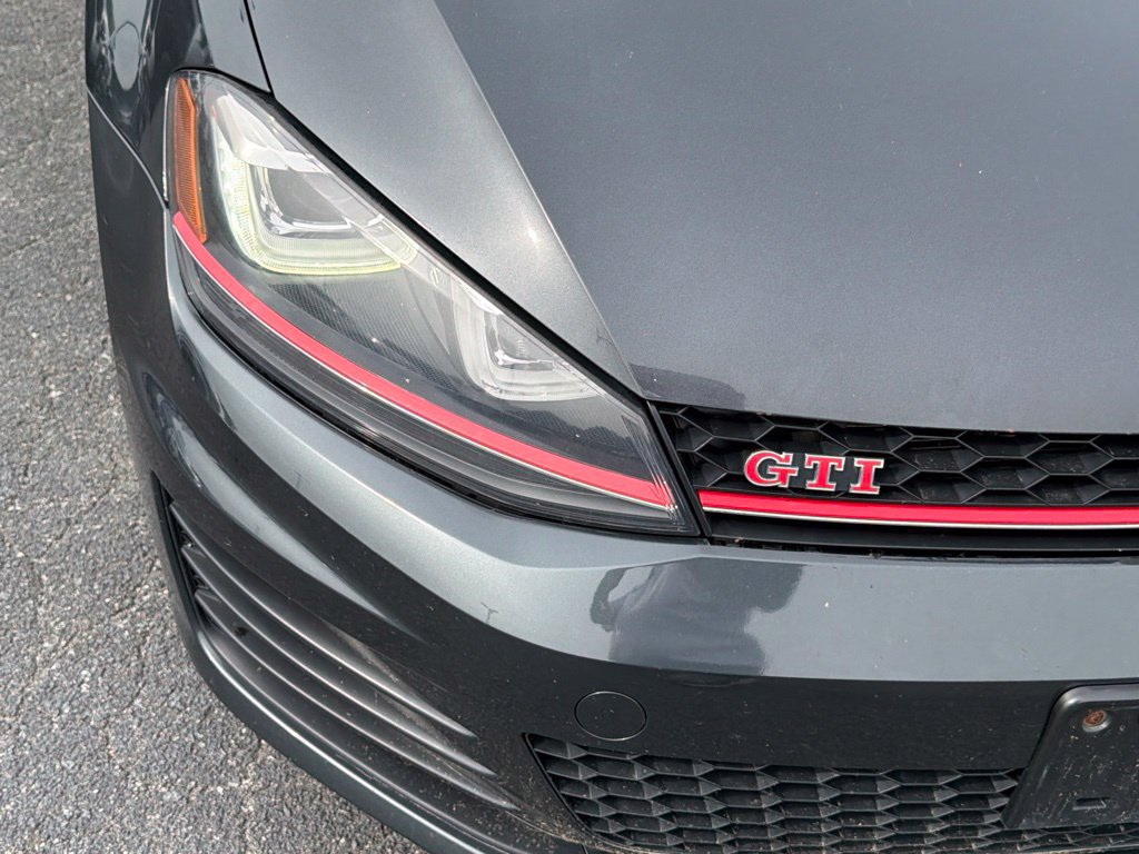 Used 2017 Volkswagen GTI SE FWD image 16