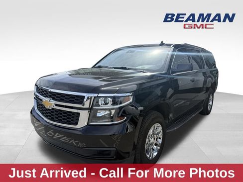 Used 2019 Chevrolet Suburban LT image 1