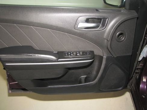 Used 2022 Dodge Charger SXT image 10