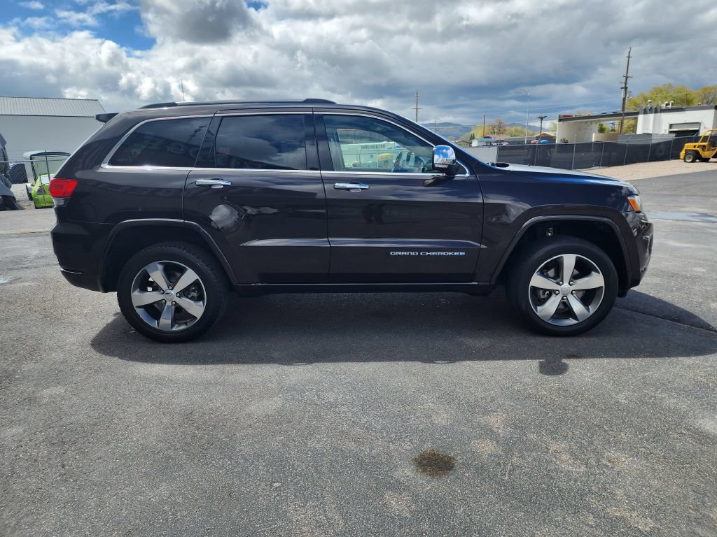 Used 2016 Jeep Grand Cherokee Overland w/ Advanced Technology Group AWD/4WD image 4