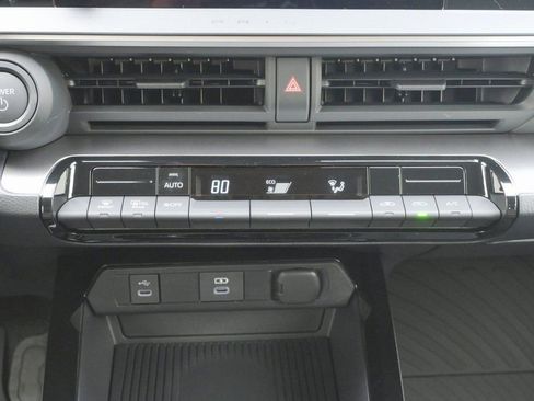 New 2026 Toyota Prius LE image 18