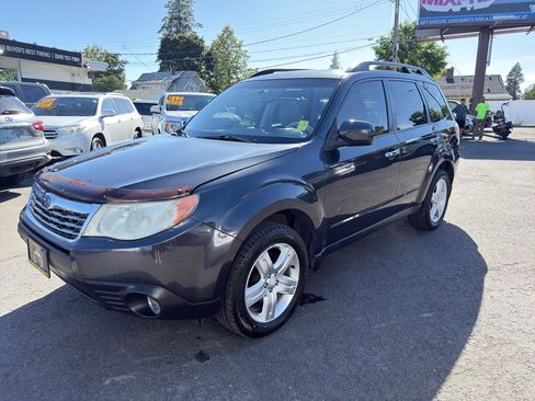 Used 2010 Subaru Forester 2.5X Limited AWD/4WD image 2