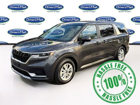 Used 2022 Kia Carnival LX image 3