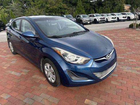 Used 2016 Hyundai Elantra SE FWD image 19