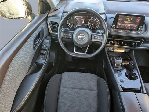 Used 2021 Nissan Rogue S image 17