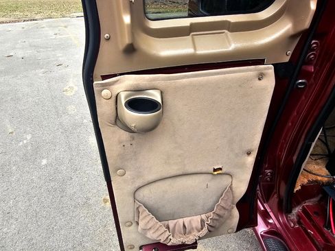 Used 2004 Ford E-250 and Econoline 250 image 22