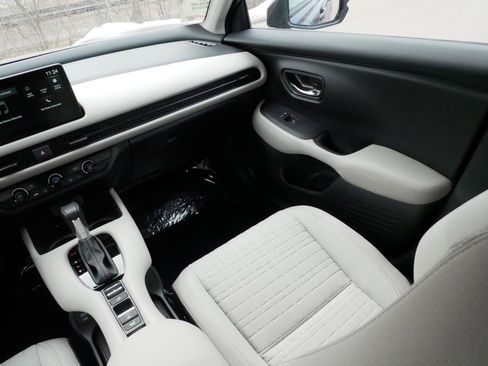 Certified 2026 Honda HR-V LX image 11