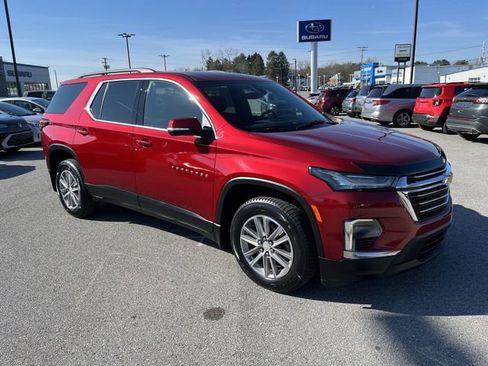 Used 2023 Chevrolet Traverse LT image 11