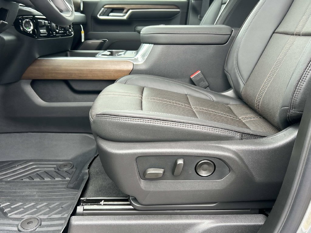 New 2026 Chevrolet Silverado 2500 High Country w/ High Country Premium Package AWD/4WD image 16