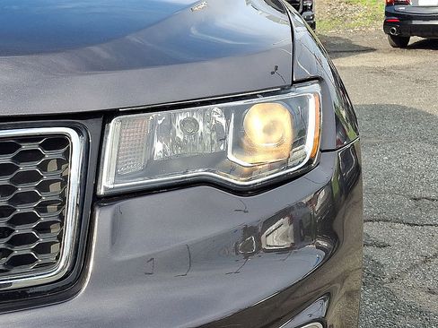 Used 2021 Jeep Grand Cherokee Limited AWD/4WD image 34