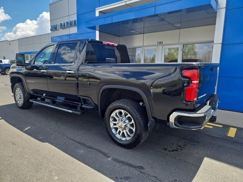 Certified 2025 Chevrolet Silverado 2500 LTZ w/ LTZ Premium Package AWD/4WD image 8