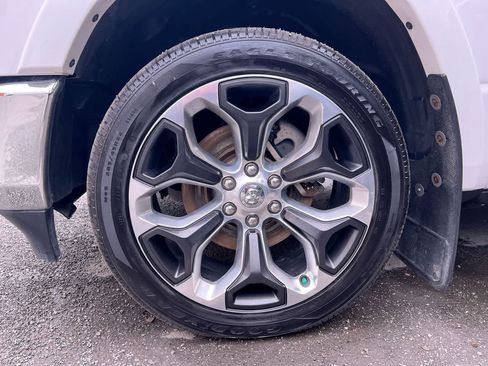Used 2019 RAM 1500 Laramie Longhorn AWD/4WD image 10