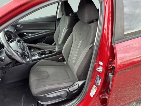 Used 2023 Hyundai Elantra SEL w/ Convenience Package FWD image 17