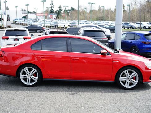 Used 2016 Volkswagen Jetta GLI SE image 6