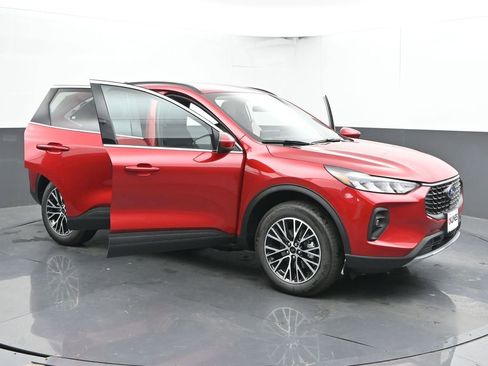 New 2025 Ford Escape SE image 47