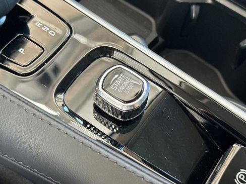 Certified 2024 Volvo XC90 B5 Plus AWD/4WD image 27