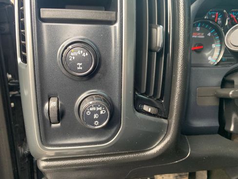 Used 2018 Chevrolet Silverado 1500 LT w/ All Star Edition AWD/4WD image 12