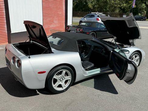 Used 1998 Chevrolet Corvette Convertible w/ Memory Pkg RWD image 20