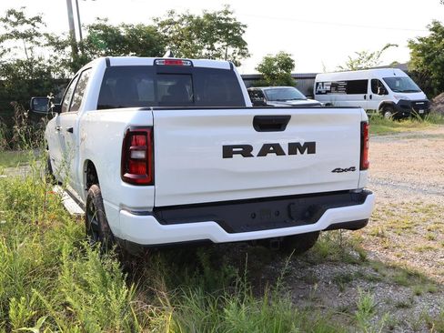 New 2026 RAM 1500 Express AWD/4WD image 22