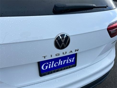 Used 2022 Volkswagen Tiguan SE image 30