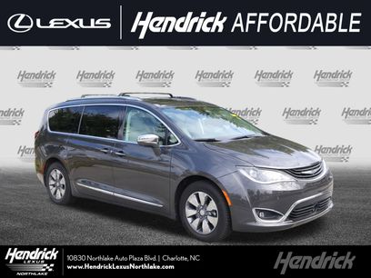 Used 2017 Chrysler Pacifica Platinum