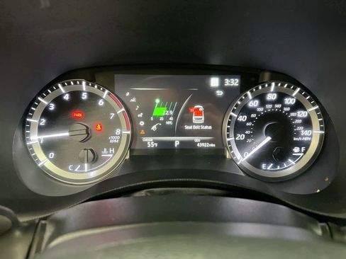 Used 2023 Toyota Highlander LE image 11