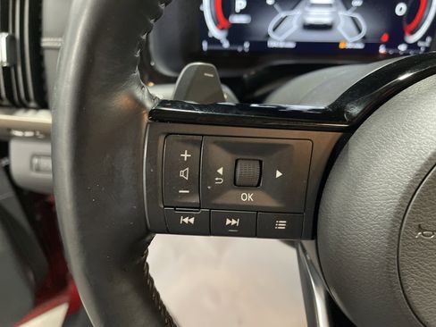 Used 2023 Nissan Pathfinder Platinum image 21