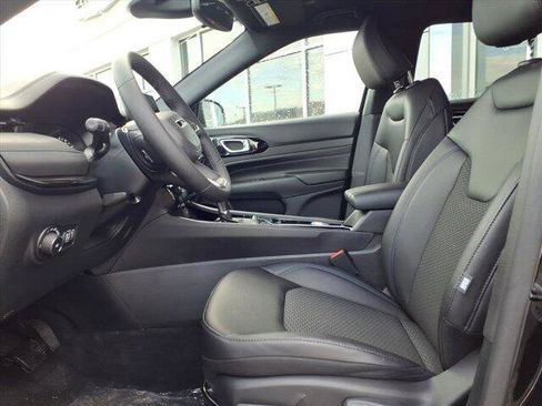 New 2026 Jeep Compass Latitude AWD/4WD image 10