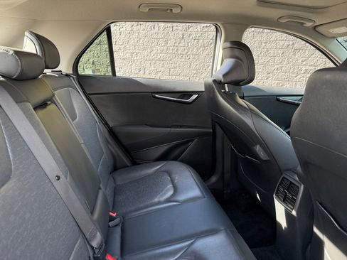Used 2024 Kia Niro SX image 17