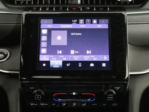 New 2026 Jeep Grand Cherokee L Laredo image 29