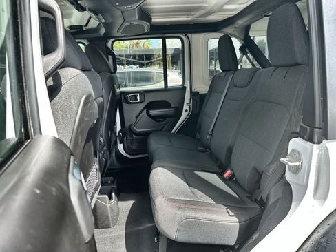 Used 2024 Jeep Wrangler Unlimited Rubicon AWD/4WD image 4