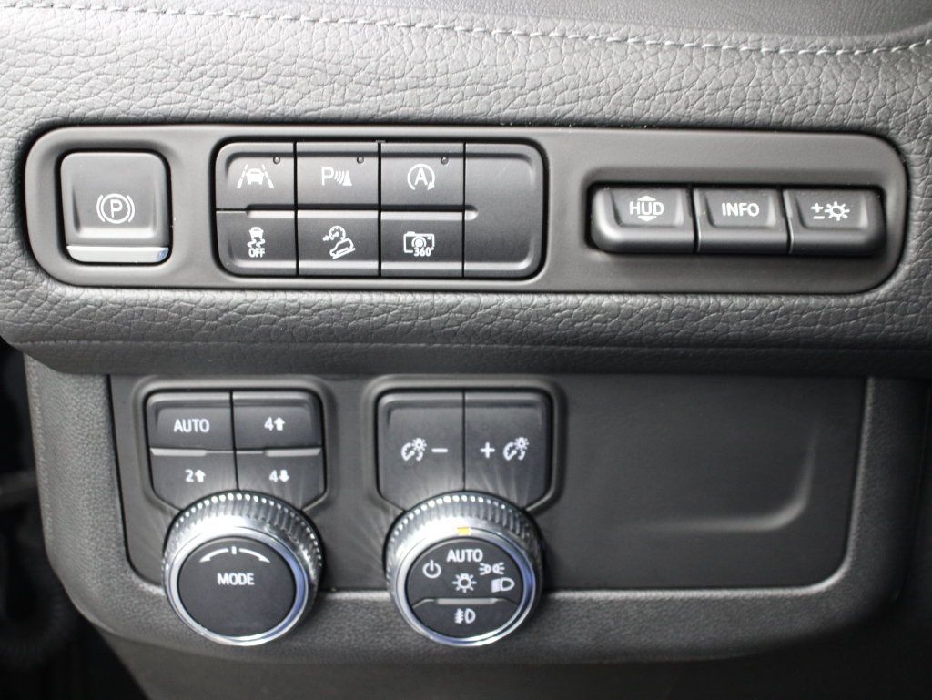 Used 2023 GMC Yukon XL Denali AWD/4WD image 62