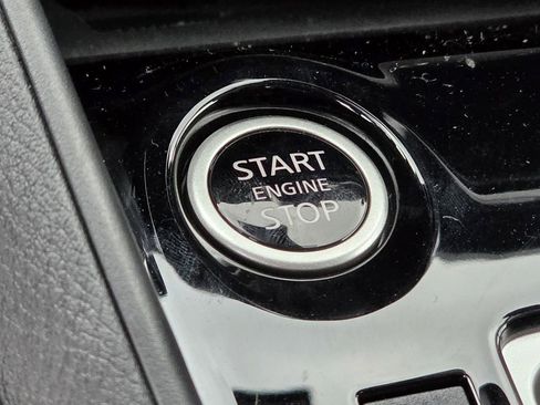 New 2025 Nissan Versa SV w/ Trunk Package FWD image 14
