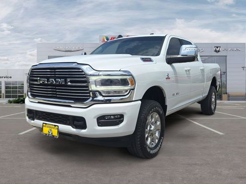 Used 2024 RAM 2500 Laramie AWD/4WD image 1