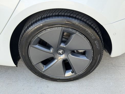 Used 2022 Tesla Model 3 Long Range AWD/4WD image 12