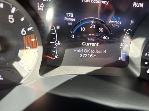Used 2025 Jeep Compass Limited AWD/4WD image 17