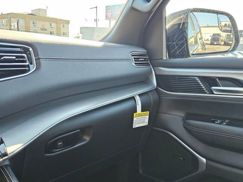 New 2025 Jeep Wagoneer Series II image 23