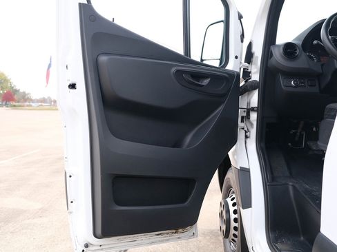 Used 2019 Mercedes-Benz Sprinter 170 Cargo image 13