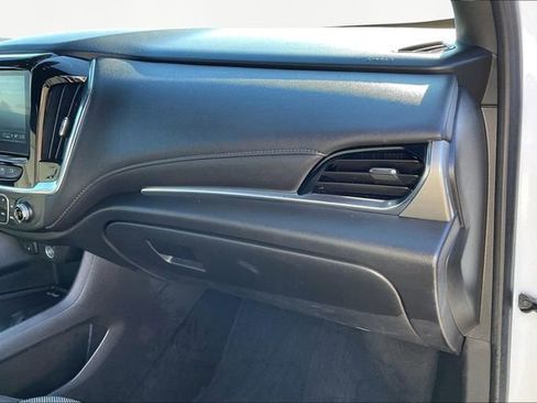 Used 2023 Chevrolet Traverse LT w/ Midnight/Sport Edition image 19