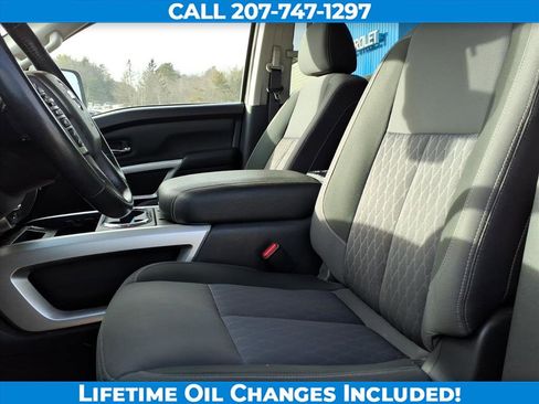 Used 2021 Nissan Titan SV w/ SV Convenience Package image 12