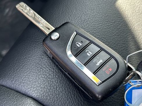 Used 2023 Toyota Camry SE FWD image 30