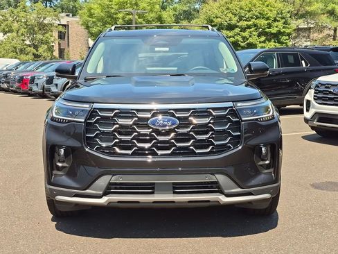 New 2026 Ford Explorer Platinum w/ LUX Leather Package AWD/4WD image 3