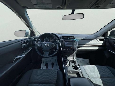 Used 2016 Toyota Camry LE image 18