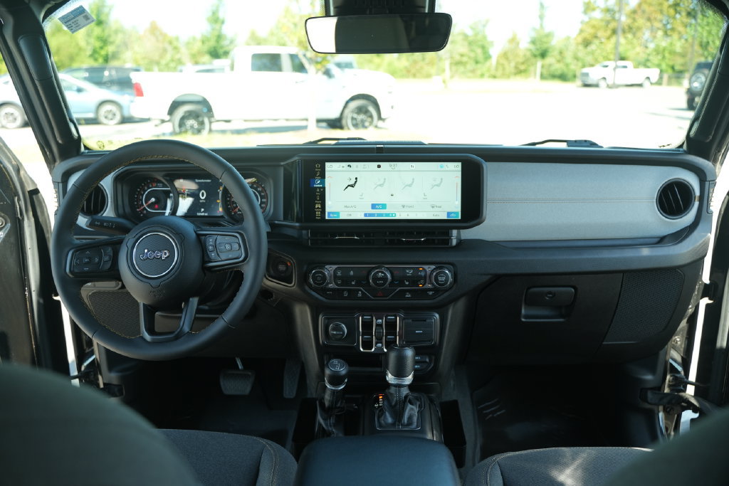 Used 2024 Jeep Gladiator Sport AWD/4WD image 26
