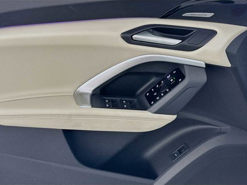 Certified 2025 Audi Q5 Premium Plus w/ Premium Plus image 16